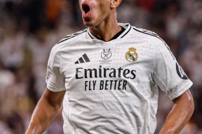 爱游戏网站 -包含转会期巴塞罗那备战德国杯，远射贴柱细节曝光，质疑声仍在，训练强度明显提升的词条