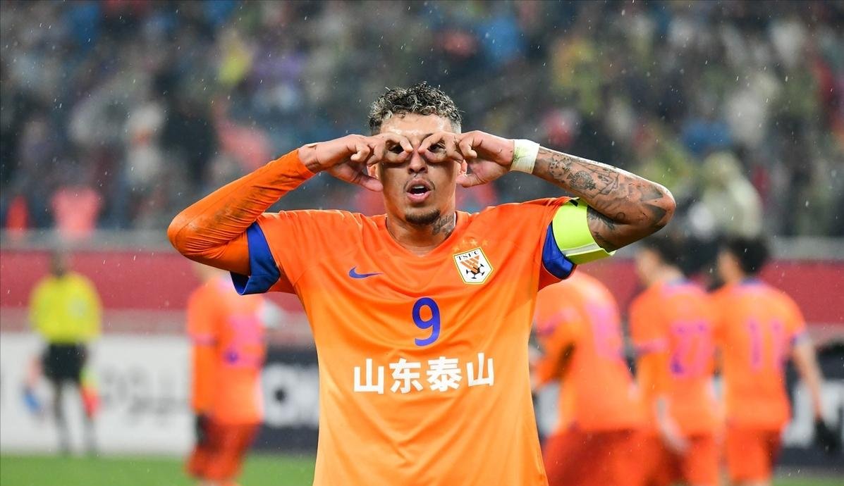 西甲今夜再迎强敌,比利亚雷亚尔防线松动,主帅态度——压力陡增,资深球员宣示担当的简单介绍 西甲今夜再迎强敌,比利亚雷亚尔防线松动,主帅态度——压力陡增,资深球员宣示担当的简单介绍