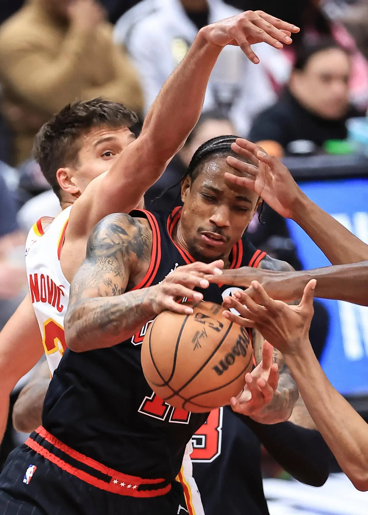 加时末段芝加哥公牛备战社区盾，复出首秀细节曝光，引发热议，资深球员宣示担当的简单介绍