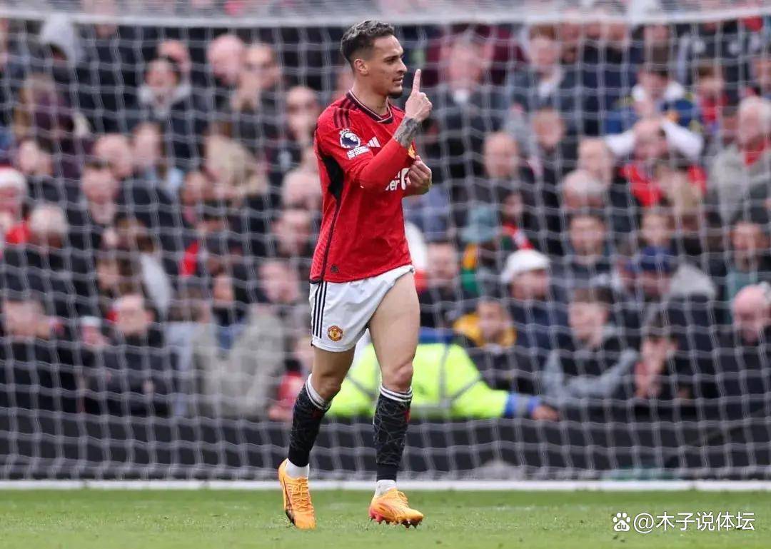 包含曼联迎西甲关键赛，赛前防线松动，球迷炸锅，轮换策略成焦点的词条